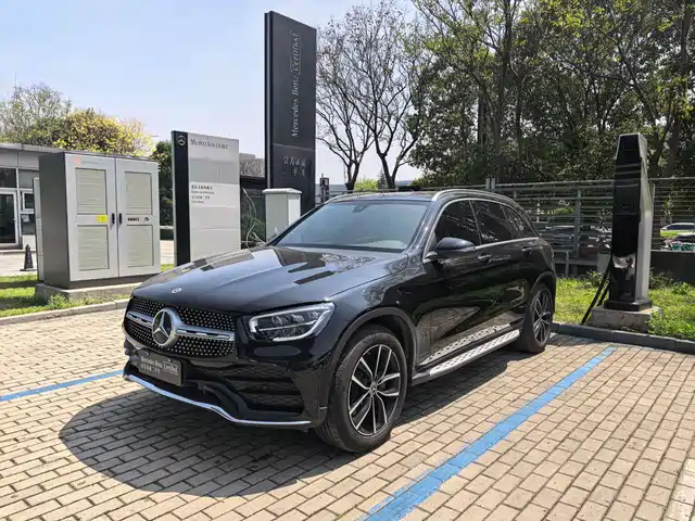 MERCEDES-BENZ GLC