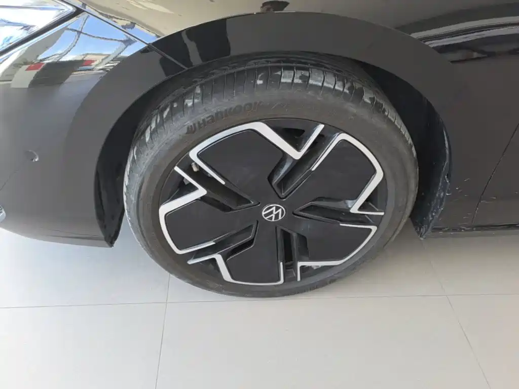 Photo 23 - Volkswagen Passat