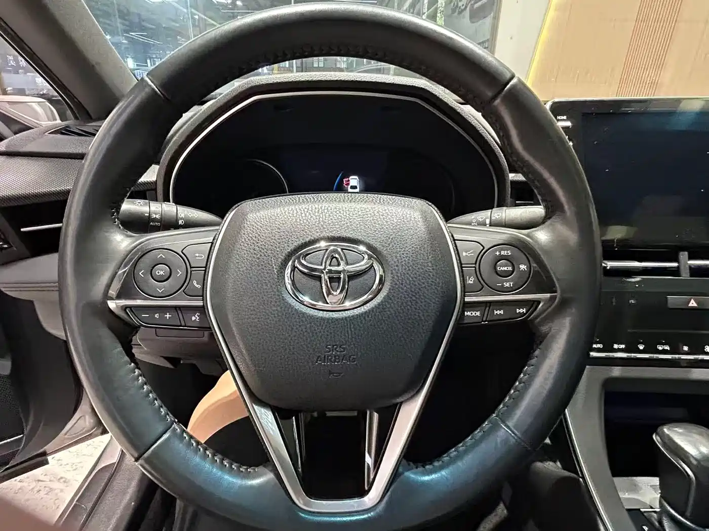 Toyota Avalon 2019 Hybrid 2.5L Luxury Edition China V фото 13