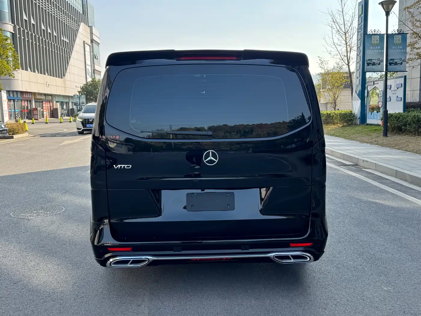 Mercedes-Benz Vito 2023 2.0T Elite 7-Seater фото 4