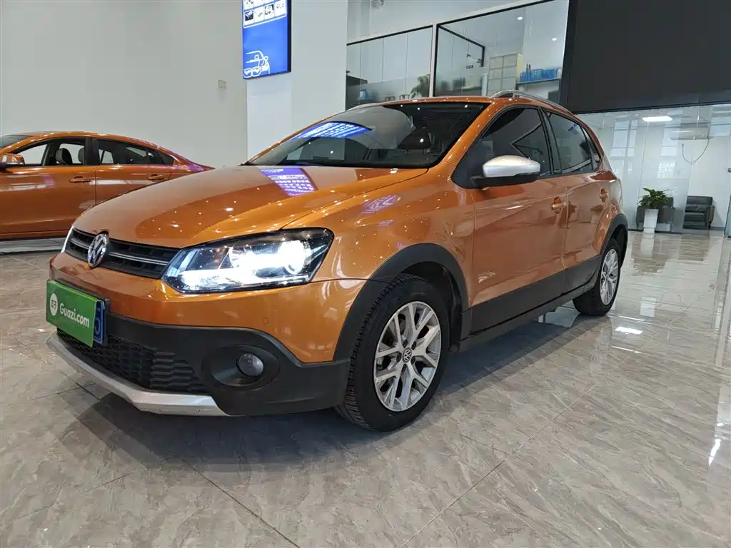 Volkswagen Polo 2016 1.6L Cross Polo Automatic