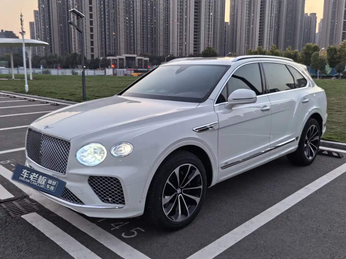 Bentley Bentayga 2021 — пригон из Китая