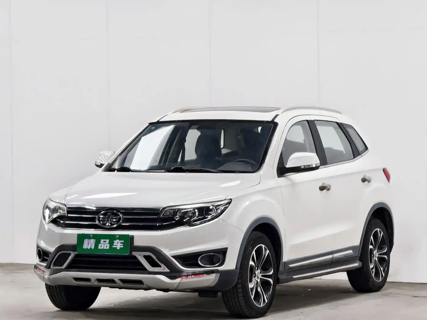 FAW Senya R7 2017 2017 Model 1.6L Automatic Smart