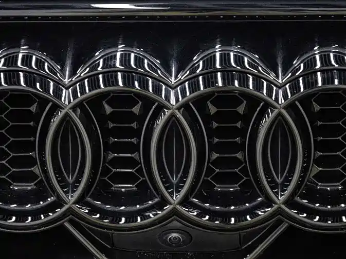 Audi A4L 2025 2 Million Celebration Edition 40 TFSI Luxury Dynamic B&O Starlight Night Edition фото 25