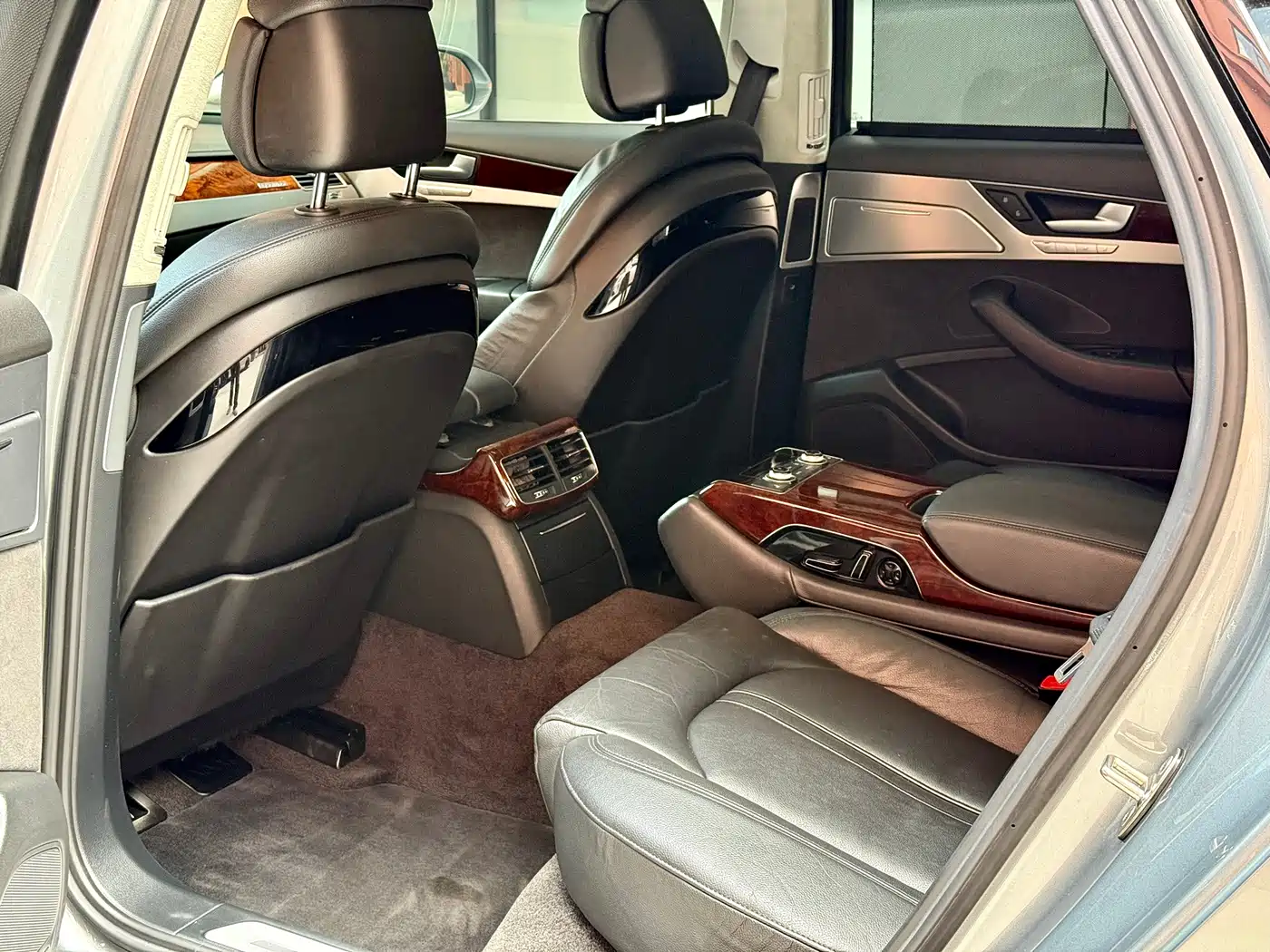 Фото 9 - Audi A8
