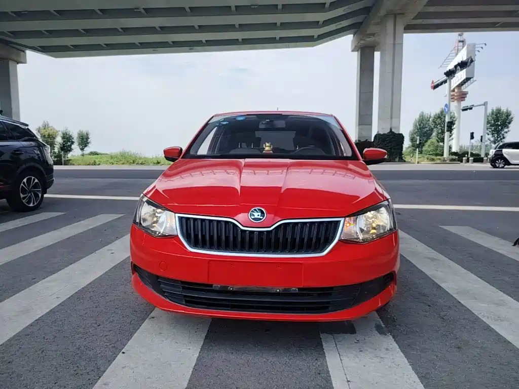 Škoda Fabia 2018 2017 1.4L Auto Car Enjoy Edition