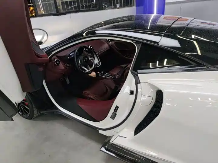 2023 McLaren GT