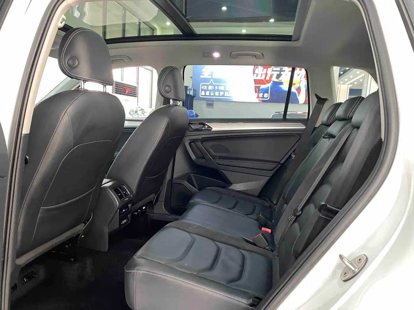 Volkswagen Tiguan L 2021 330TSI Automatic 2WD Smart фото 20