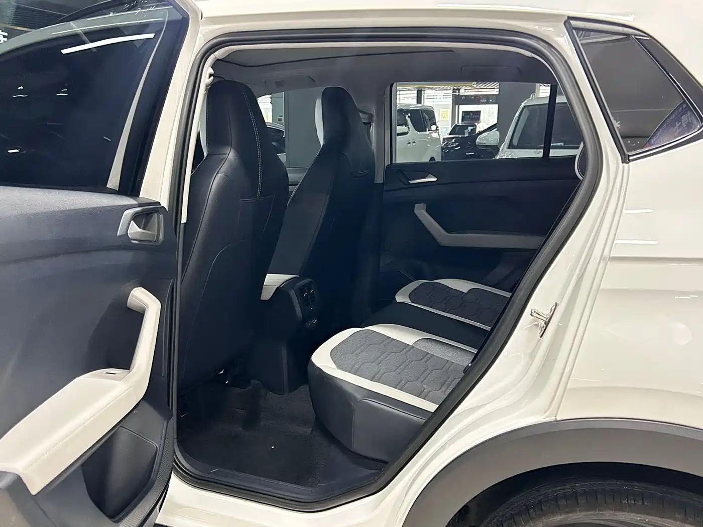 Volkswagen Tharu 2025 New Edge 1.5L Aspiration Edition фото 10