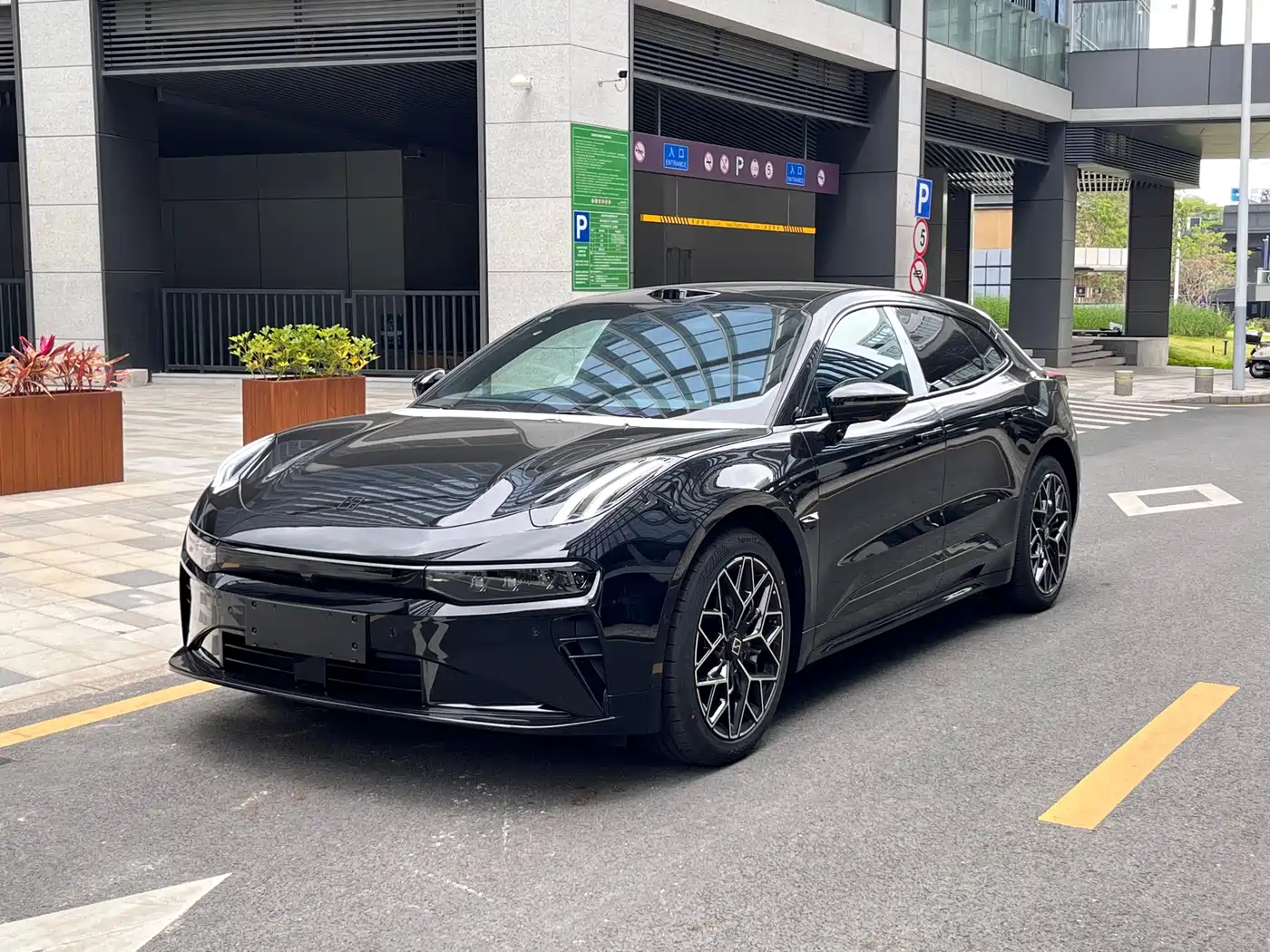 ZEEKR EXTREME KRYPTON 001