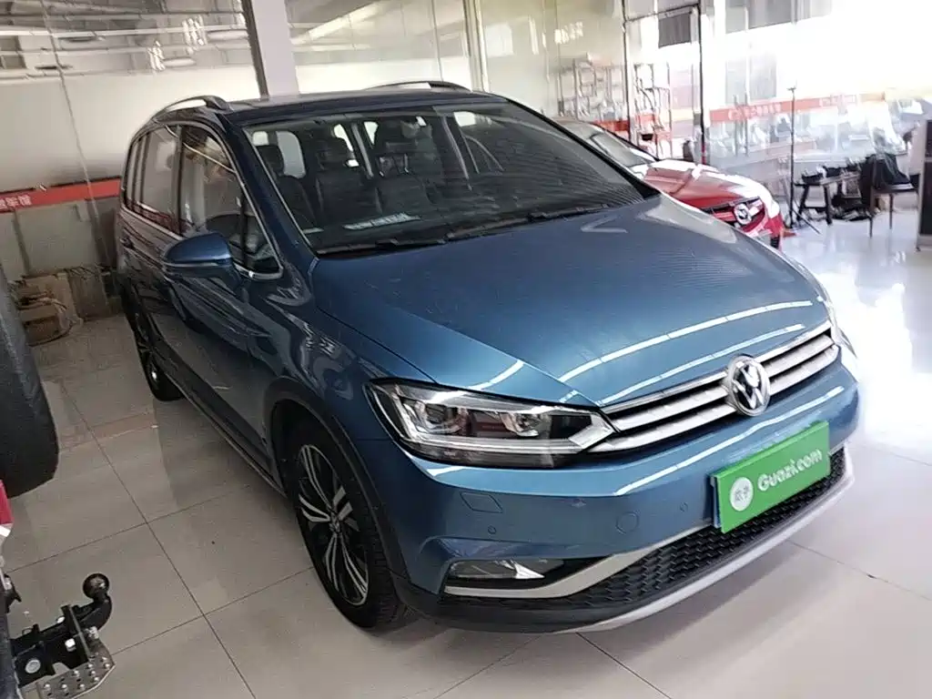 Photo 4 - Volkswagen Touran