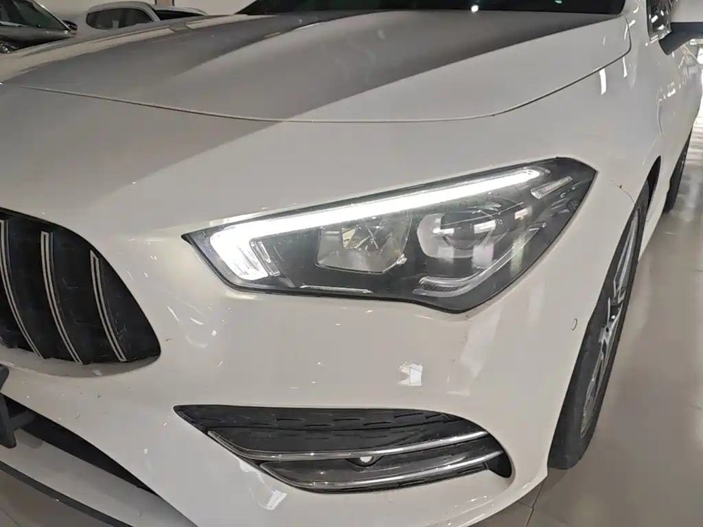 صورة 18 - Mercedes-Benz CLA (Import)