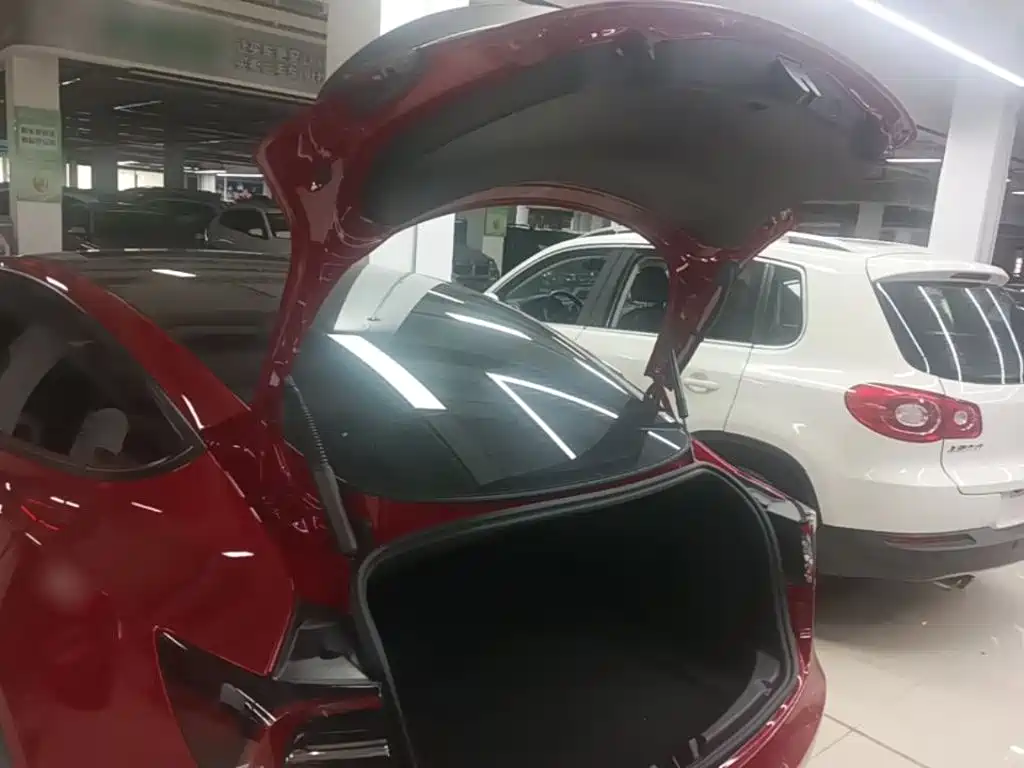 Photo 17 - Tesla Model 3