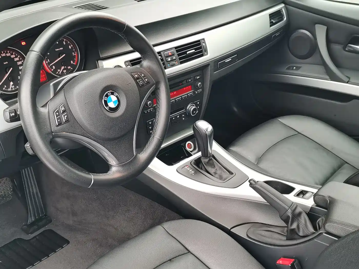 BMW 3 Series (Import) 2011 325i Convertible Coupe фото 14