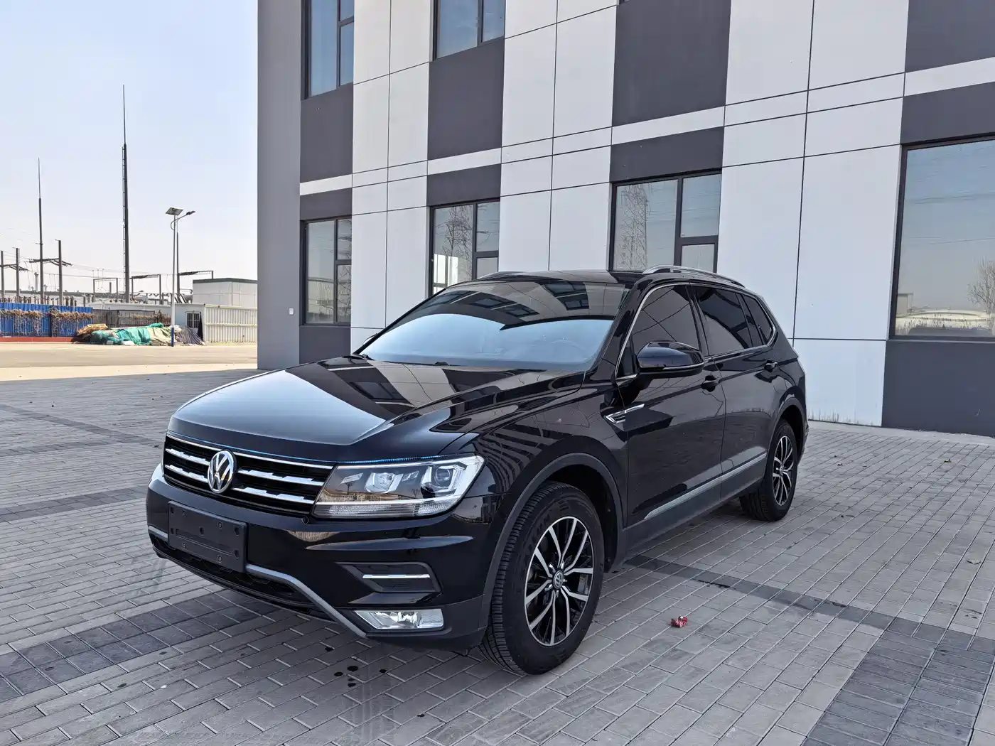 Volkswagen Tiguan L 2018 Facelift 330TSI Automatic 2WD Luxury Edition фото 3