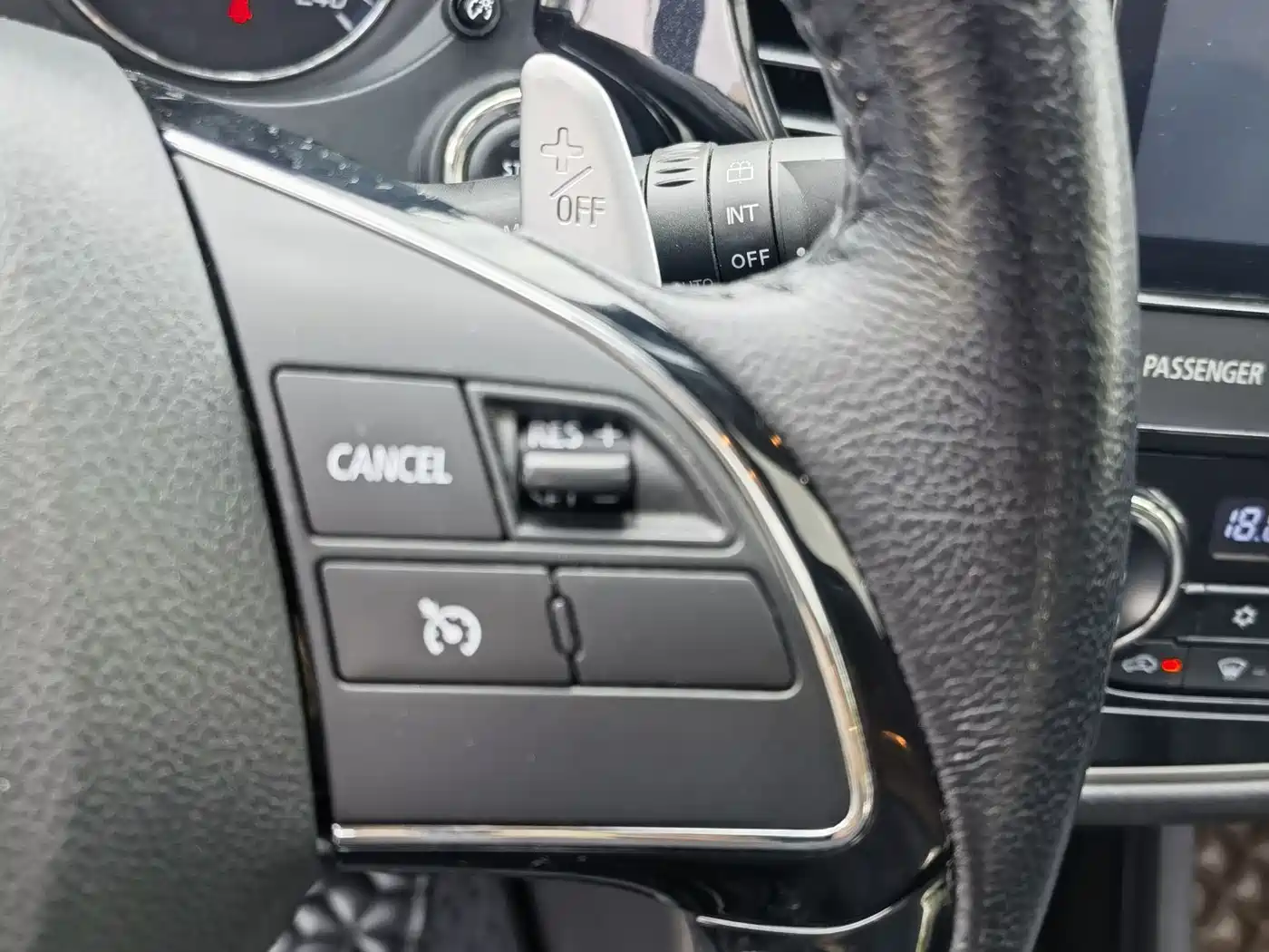 Mitsubishi Outlander 2016 2.4L 4WD Luxury Edition 7-seater фото 11