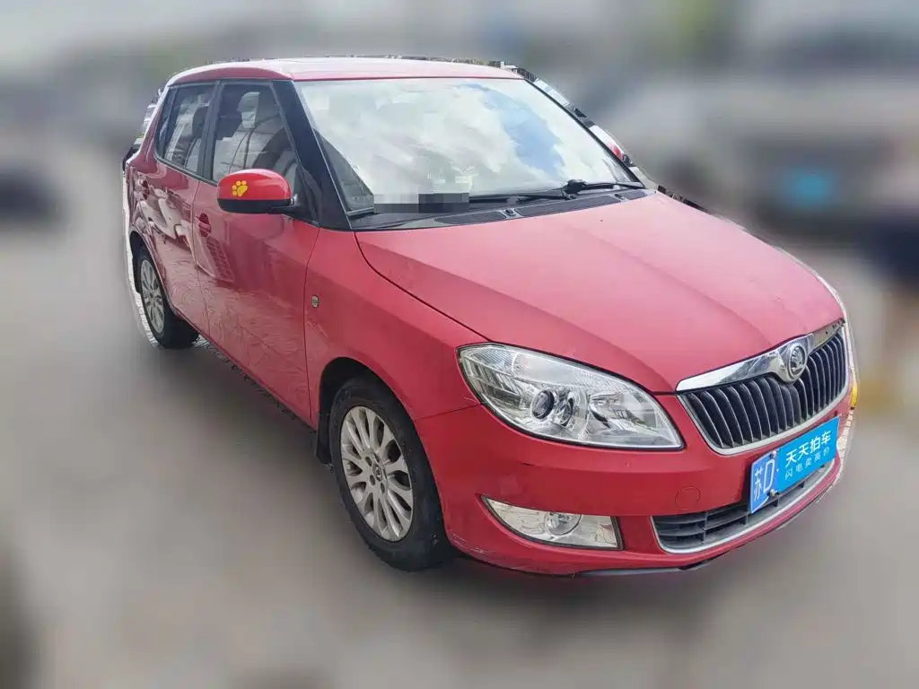 Фото 3 - Škoda Fabia
