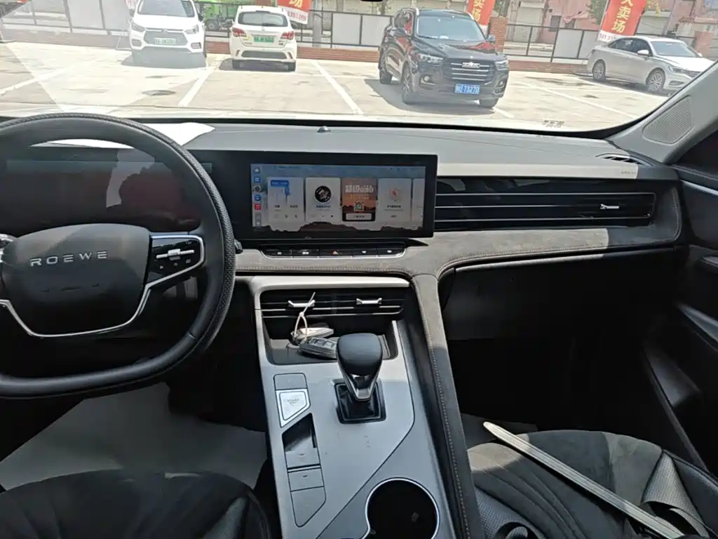 Roewe D5X DMH 2024 2024 135 Flagship Edition