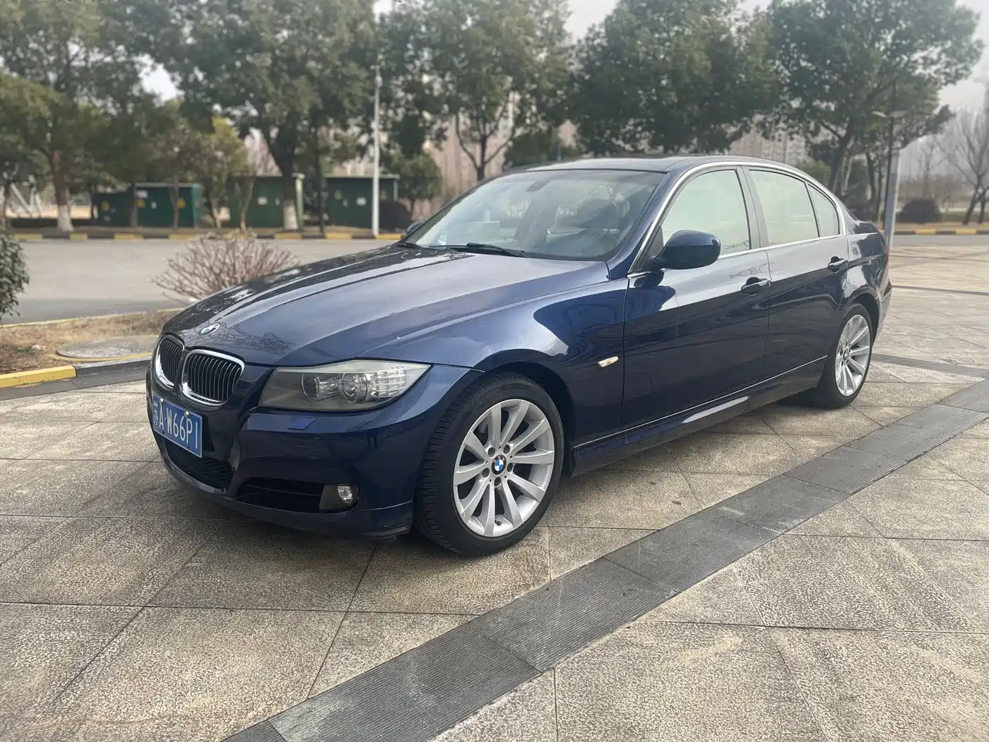 BMW 3 Series 2010 325i Luxury