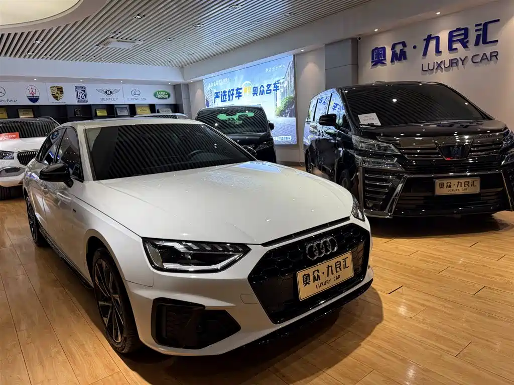Audi A4L 2023 40 TFSI Luxury Sport фото 3