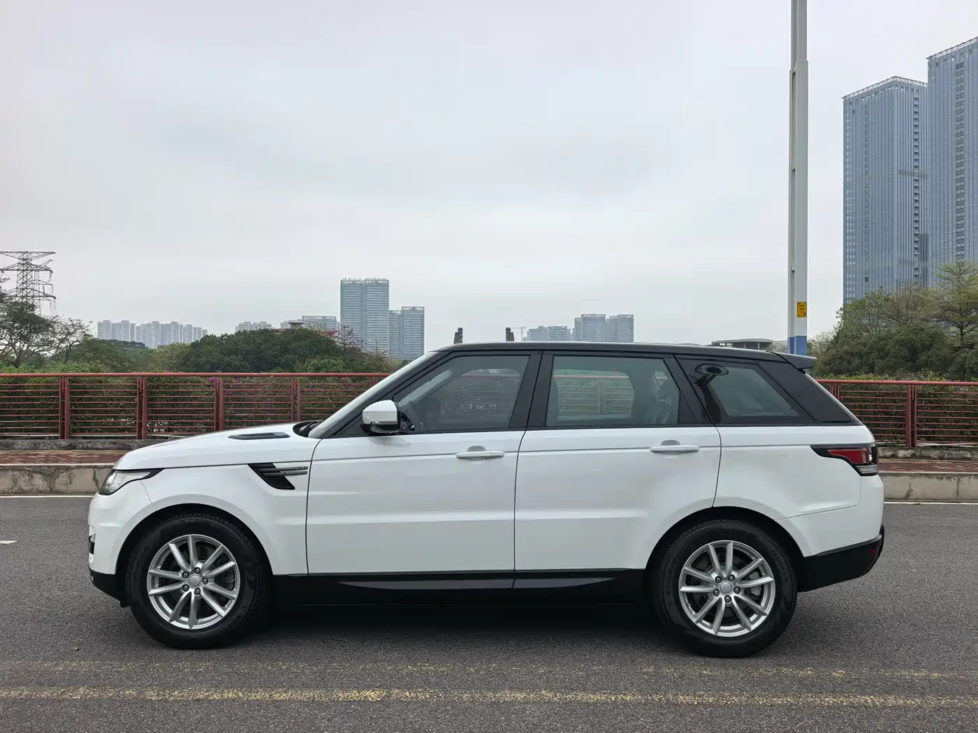 Land Rover Range Rover Sport 2015 3.0 SDV6 HSE DYNAMIC фото 23