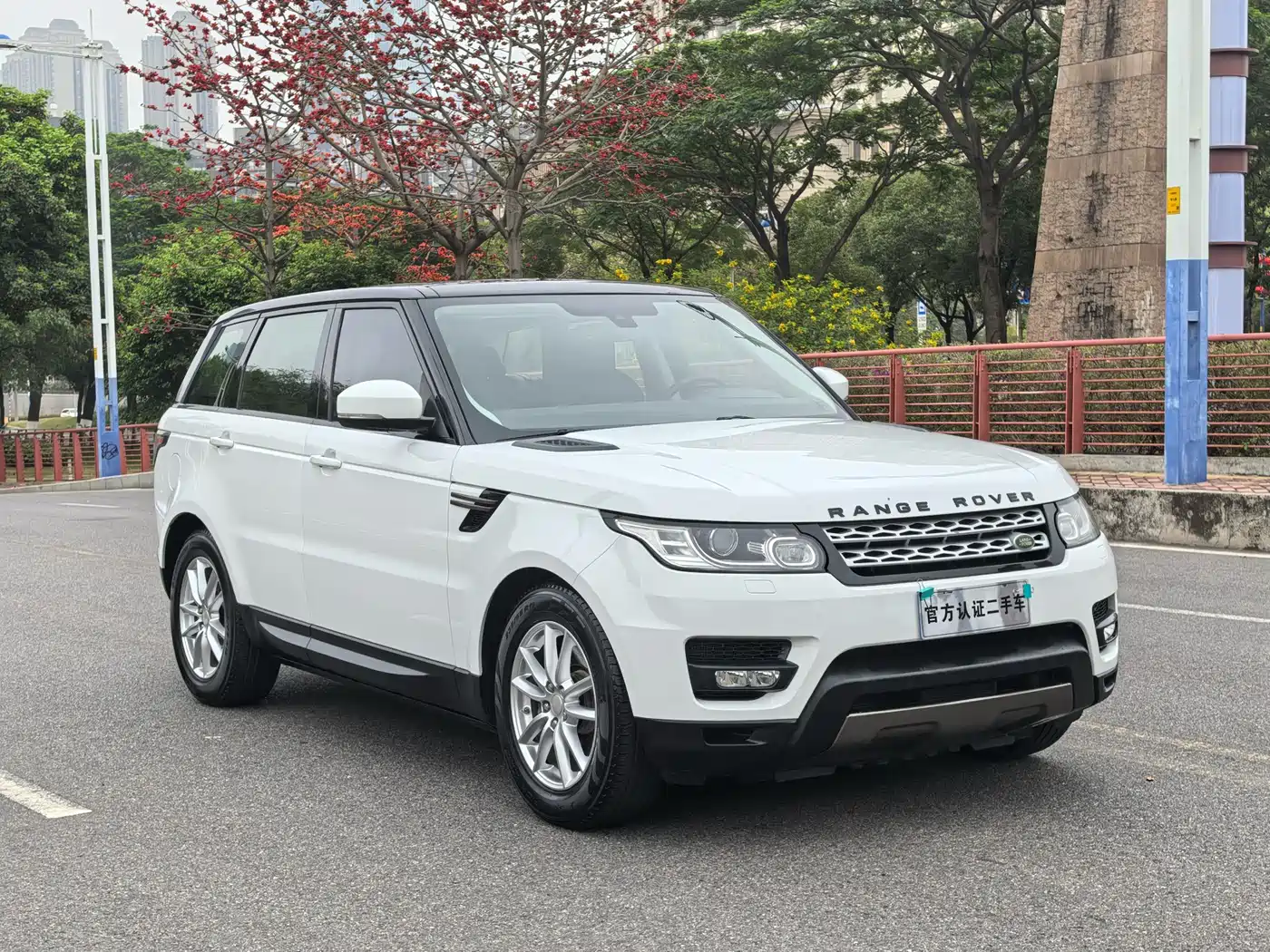 Land Rover Range Rover Sport 2015 3.0 SDV6 HSE DYNAMIC фото 3