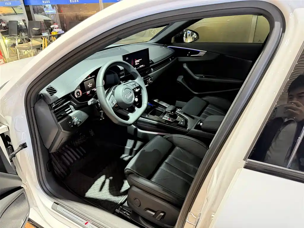 Audi A4L 2023 40 TFSI Luxury Sport фото 11