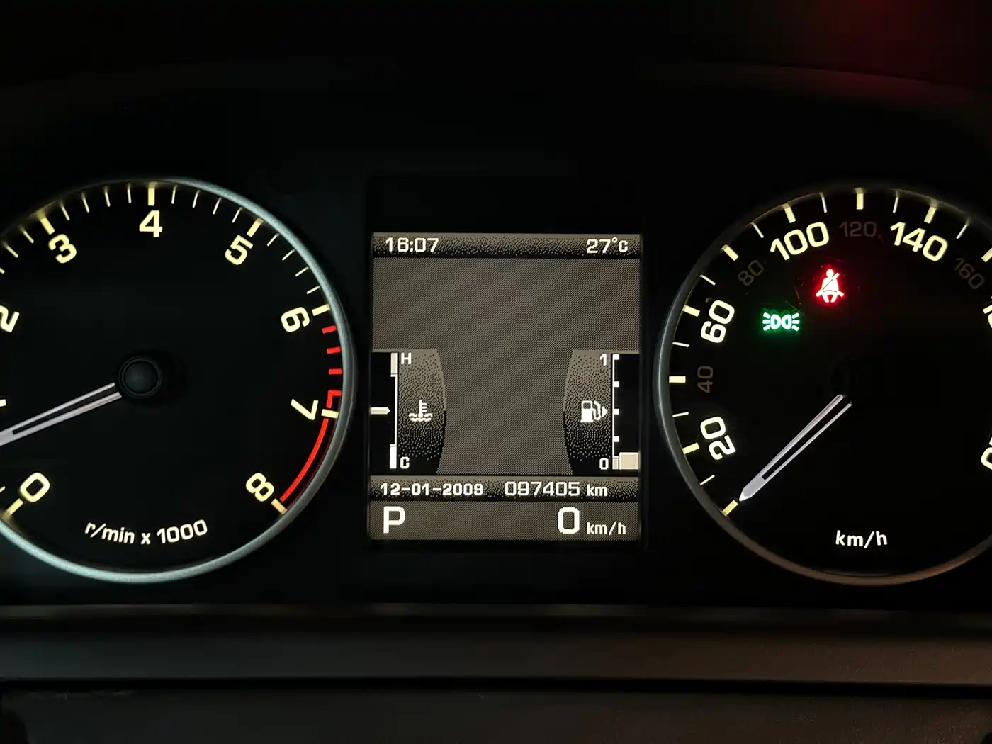 Land Rover Range Rover Sport 2010 2011 5.0 NA V8 HSE