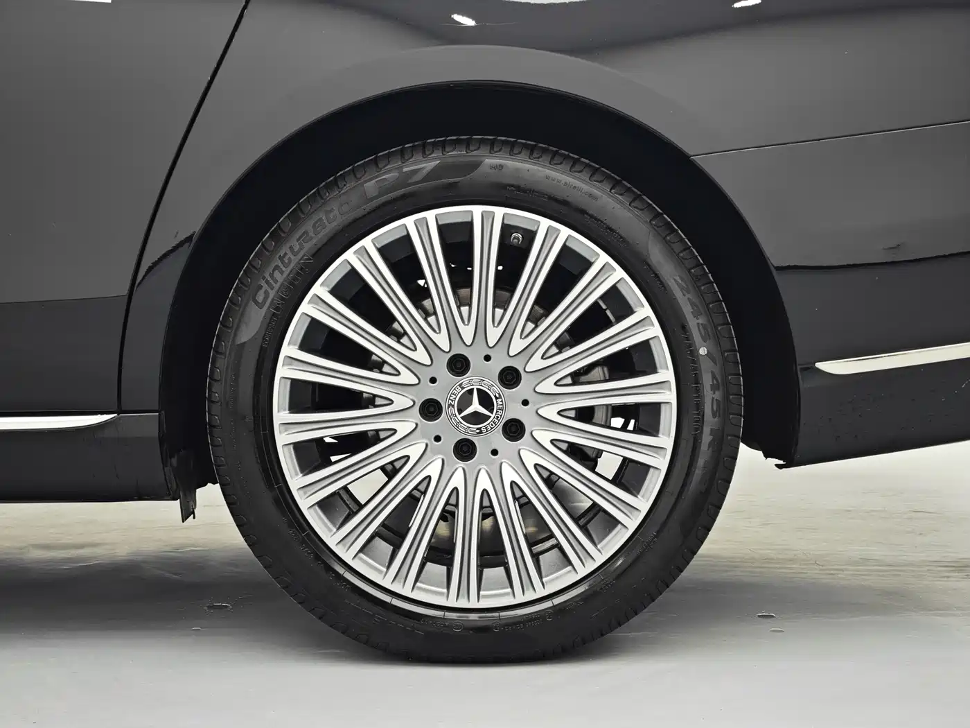 Mercedes-Benz E-Class 2022 Second Facelift E 300 L Luxury фото 13