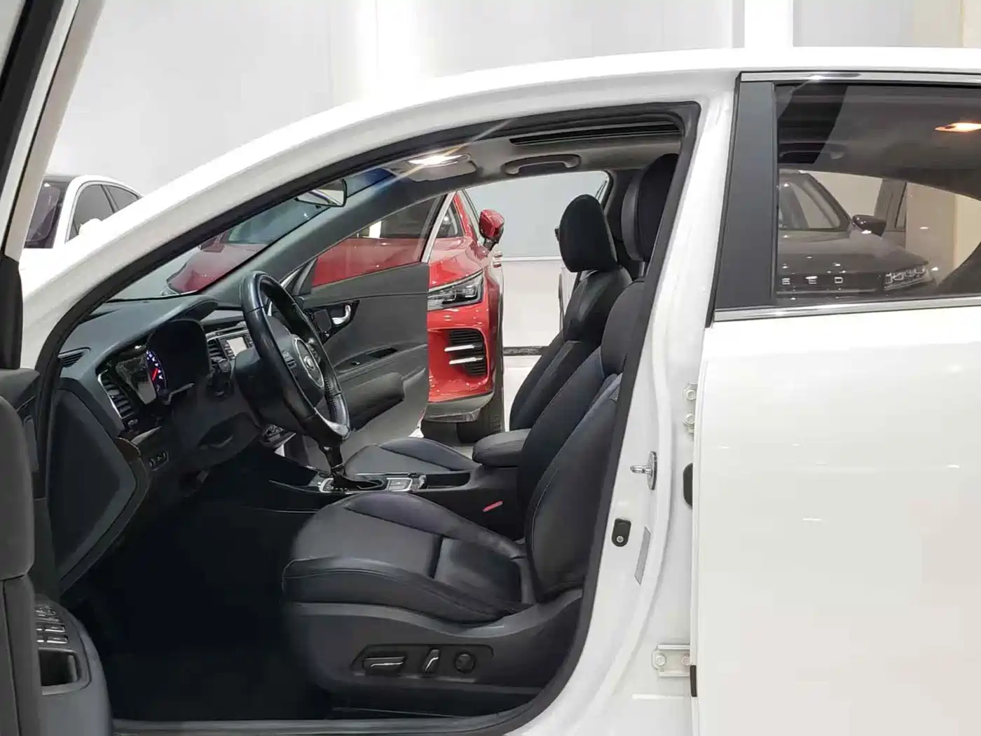 Kia K4 2014 1.8L Automatic DLX фото 5