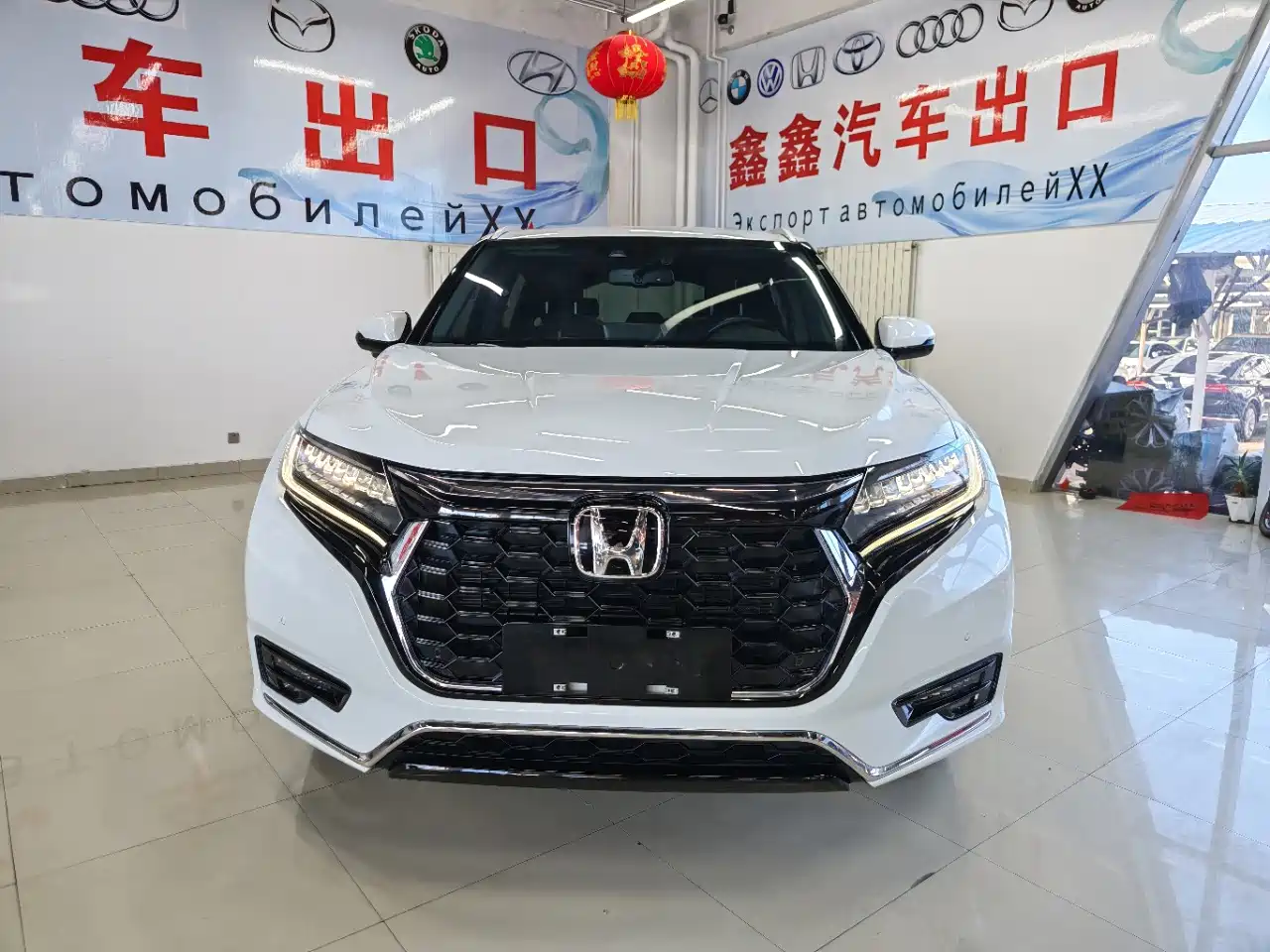 Фото 2 - Honda UR-V