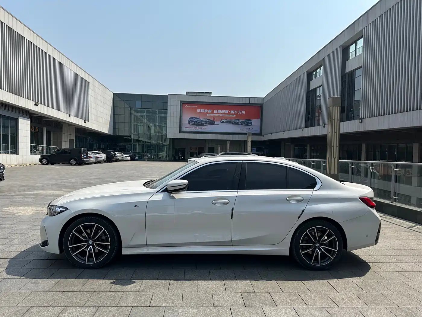 BMW 3 Series 2025 325i M Sport Package фото 3