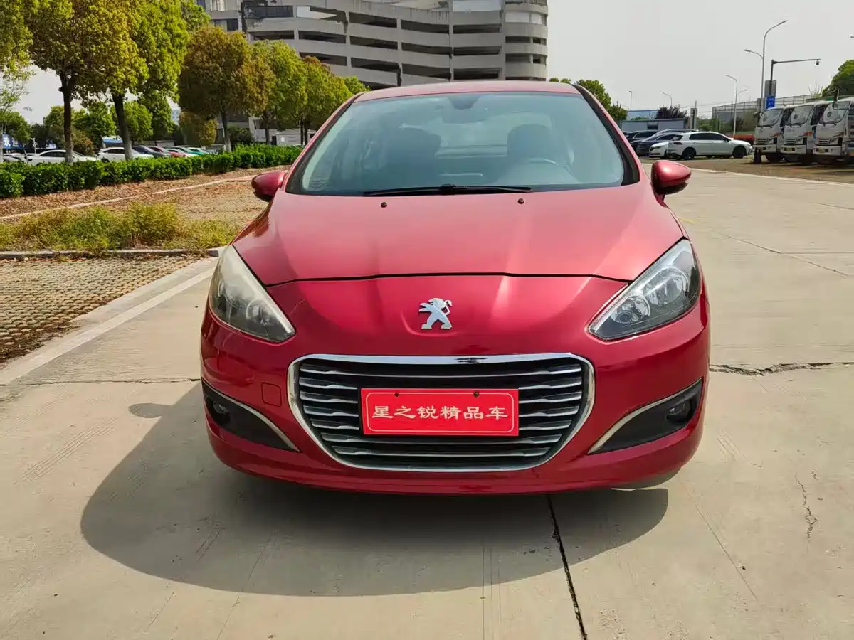 Peugeot 308 2014 Model Joy Edition Classic 1.6L Automatic Superior Style фото 2
