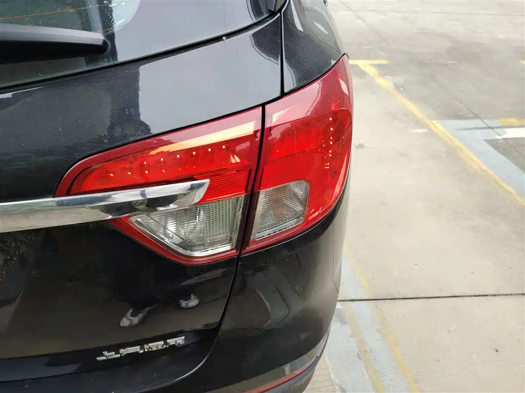 Buick Envision Plus 2017 20T FWD Premium фото 8