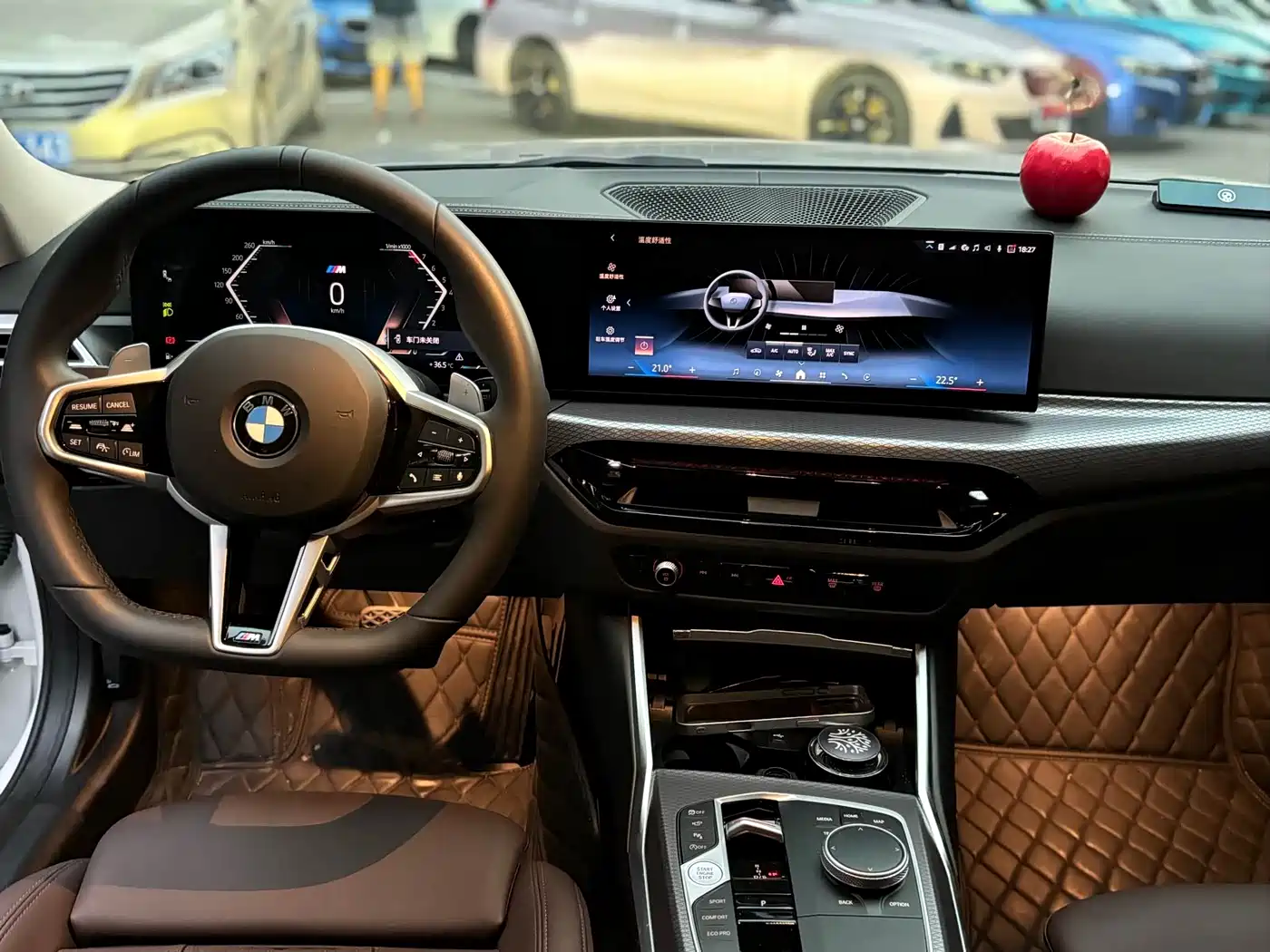 BMW 3 Series 2025 330Li M Sport Night Edition фото 8