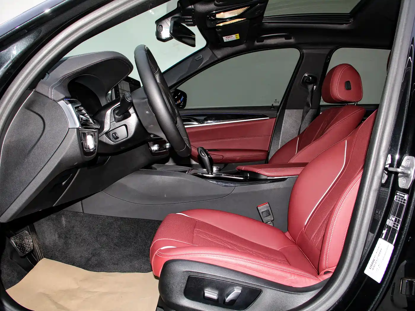 BMW 5 Series 2022 Model Second Facelift 525Li M Sport Package фото 10
