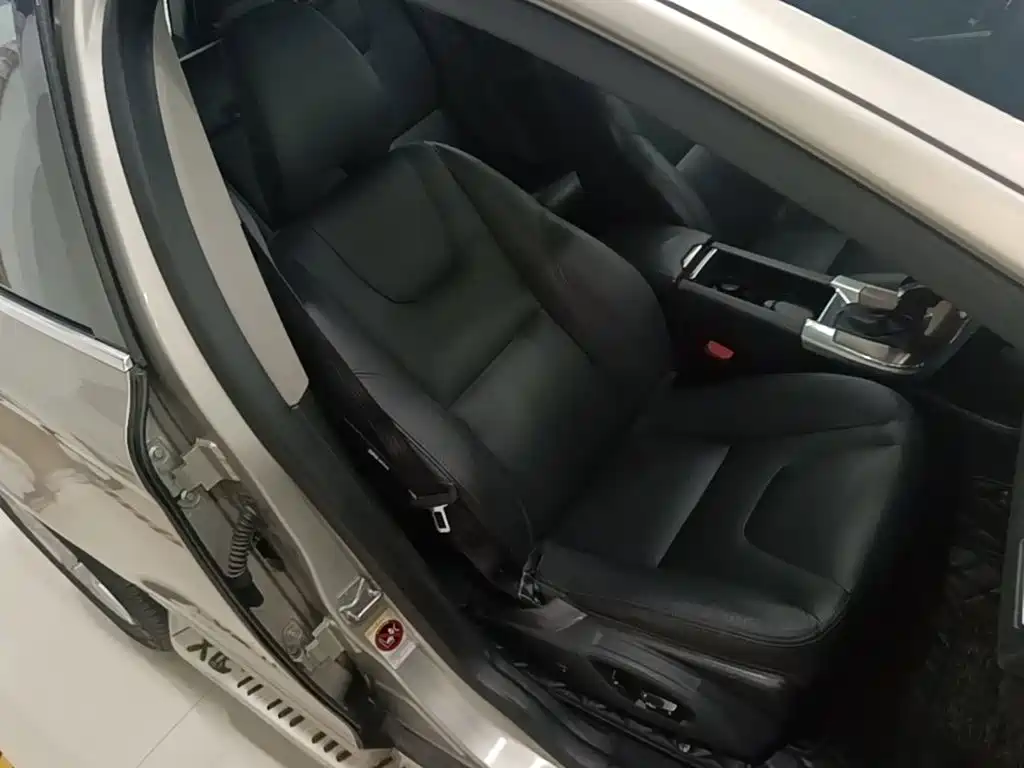 Volvo XC60 2016 2017 T5 AWD Smart Advance