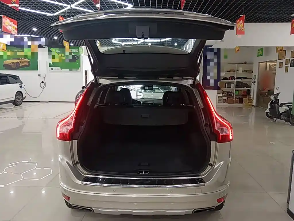 Volvo XC60 2016 2017 T5 AWD Smart Advance