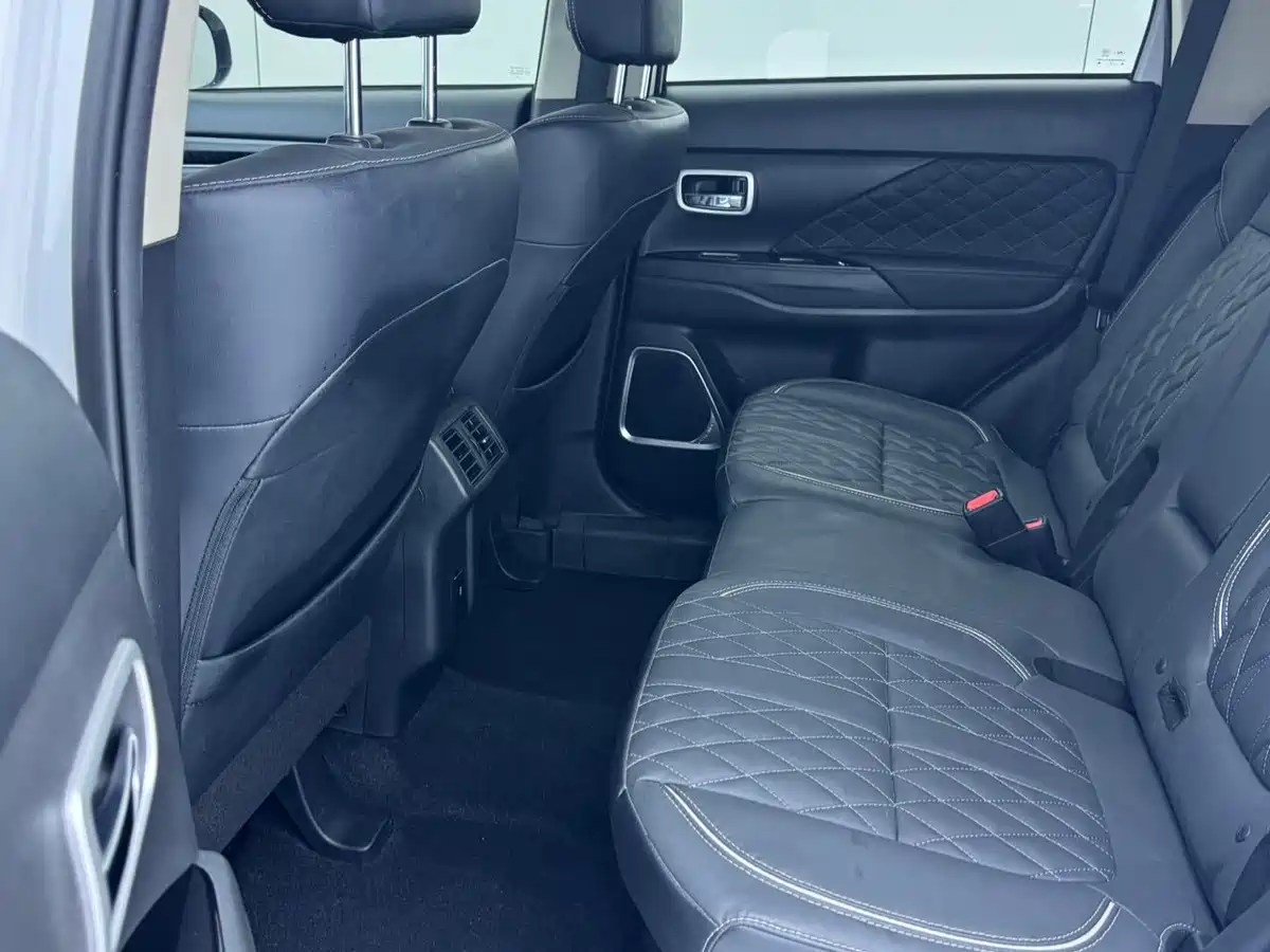 Mitsubishi Outlander 2023 2021 2.0L 2WD Smooth Ride Version 5-Seater
