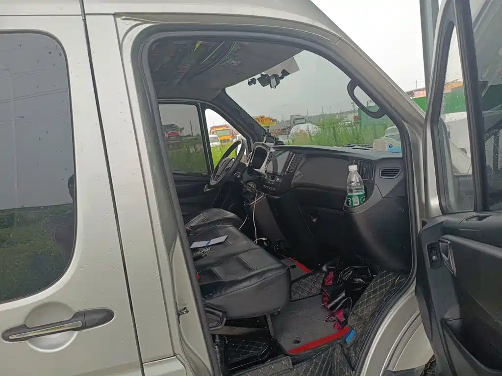 Foton Tuyano 2025 2023 Lucky Elephant Multi-purpose 2.0T Manual Long Wheelbase Medium Roof Single Rear Tire 5/6/7/9-seater