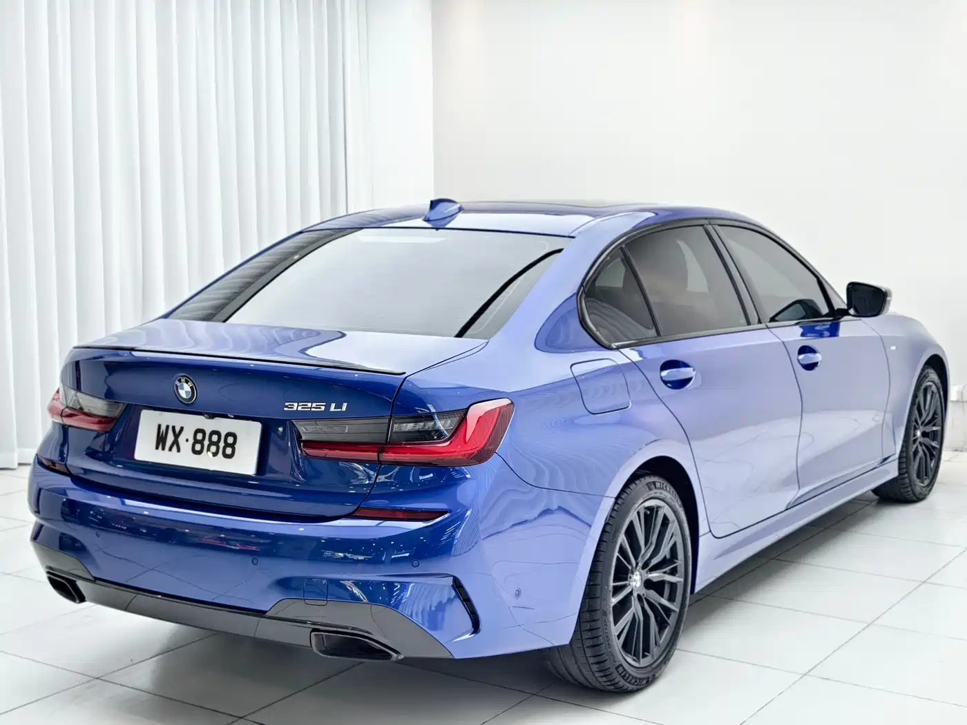 BMW 3 Series 2021 325i M Sport Night Edition фото 10