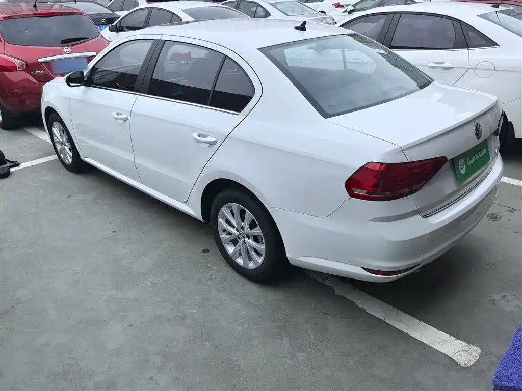 Volkswagen Lavida 2017 1.6L Automatic Comfort Edition фото 6
