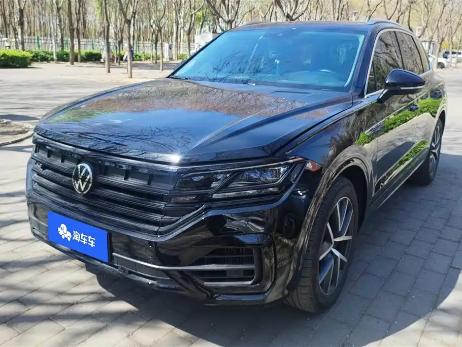 VOLKSWAGEN TOUAREG