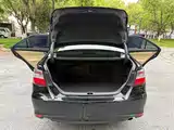 Фото 23 - Toyota Camry