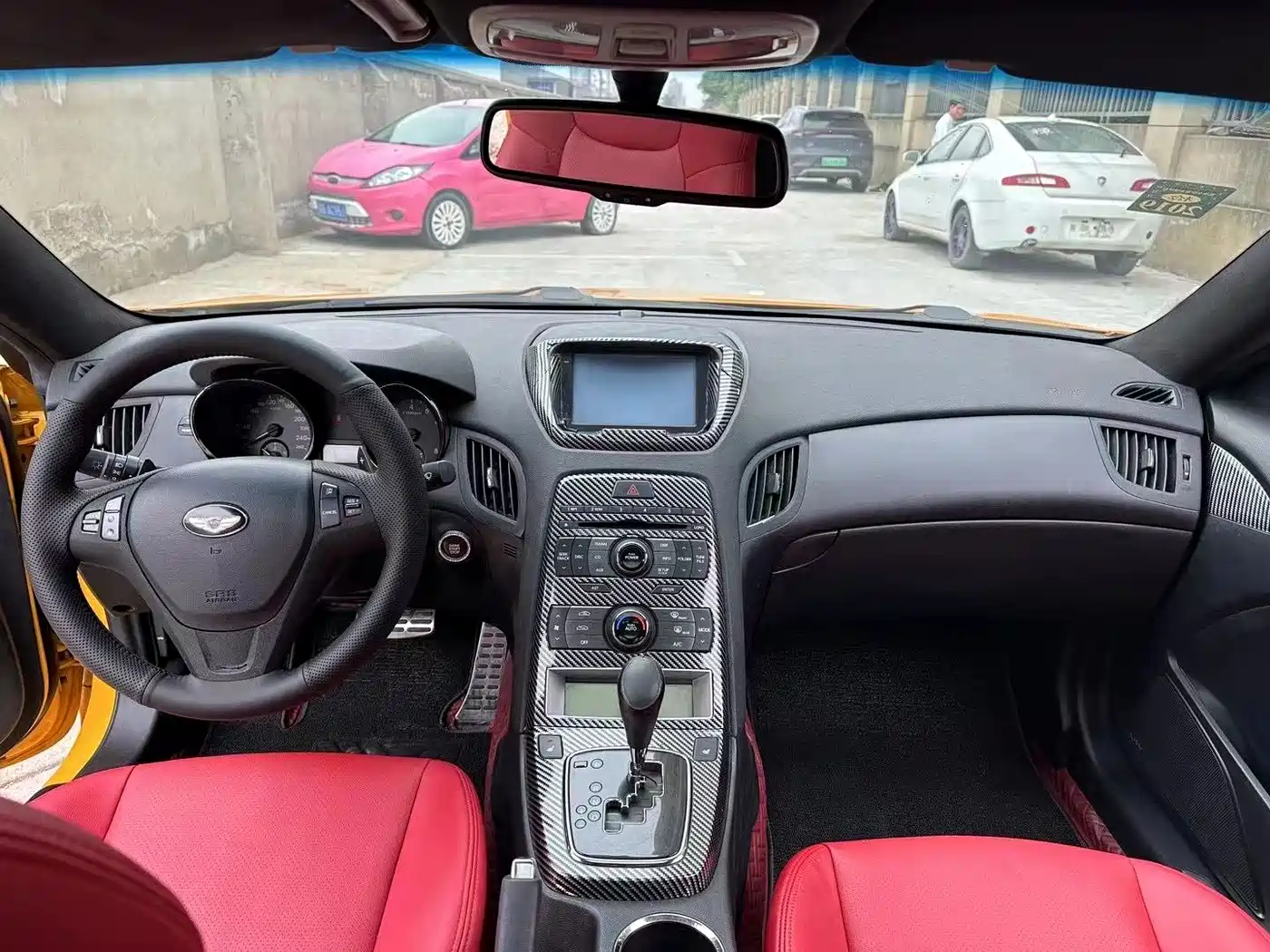 Hyundai Genesis Coupe 2009 Model 2.0T Automatic Luxury Edition фото 4
