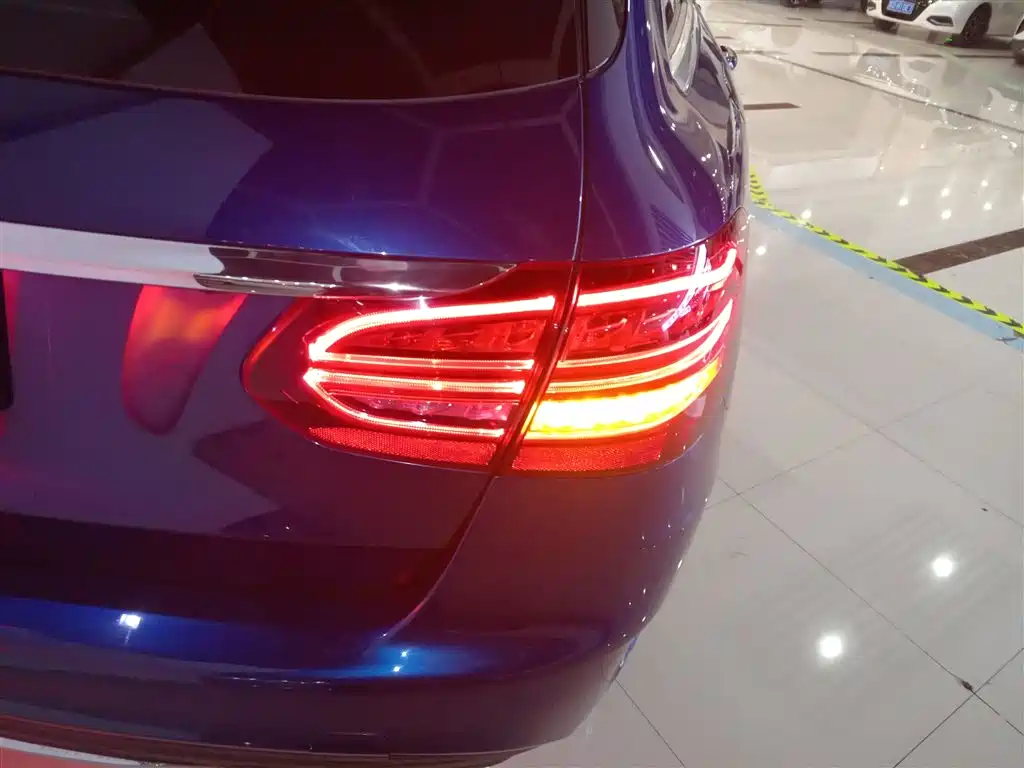 Mercedes-Benz C-Class (Import) 2020 Model C 260 Estate фото 8