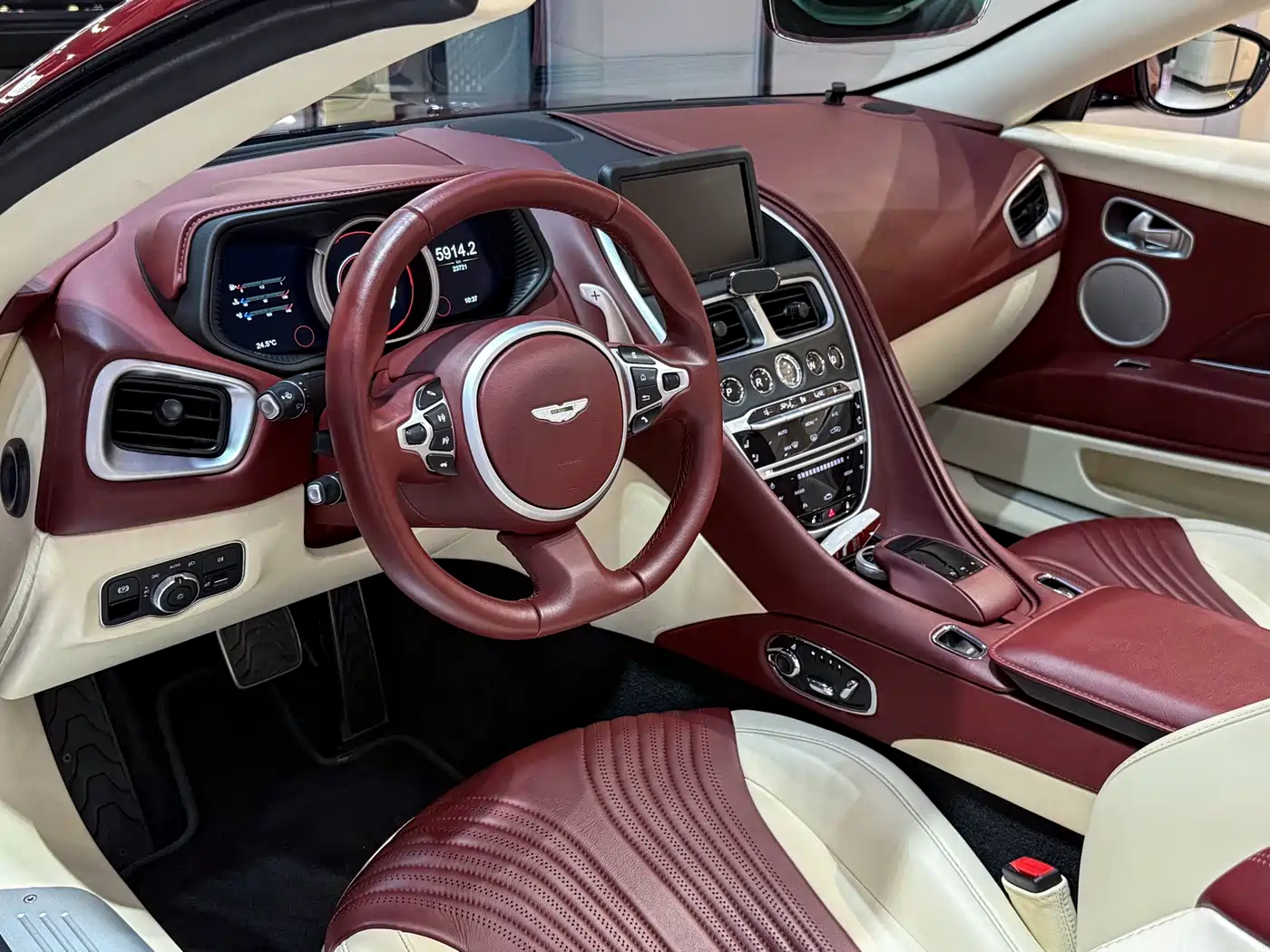 Aston Martin DB11 2021 2020 4.0T V8 Volante
