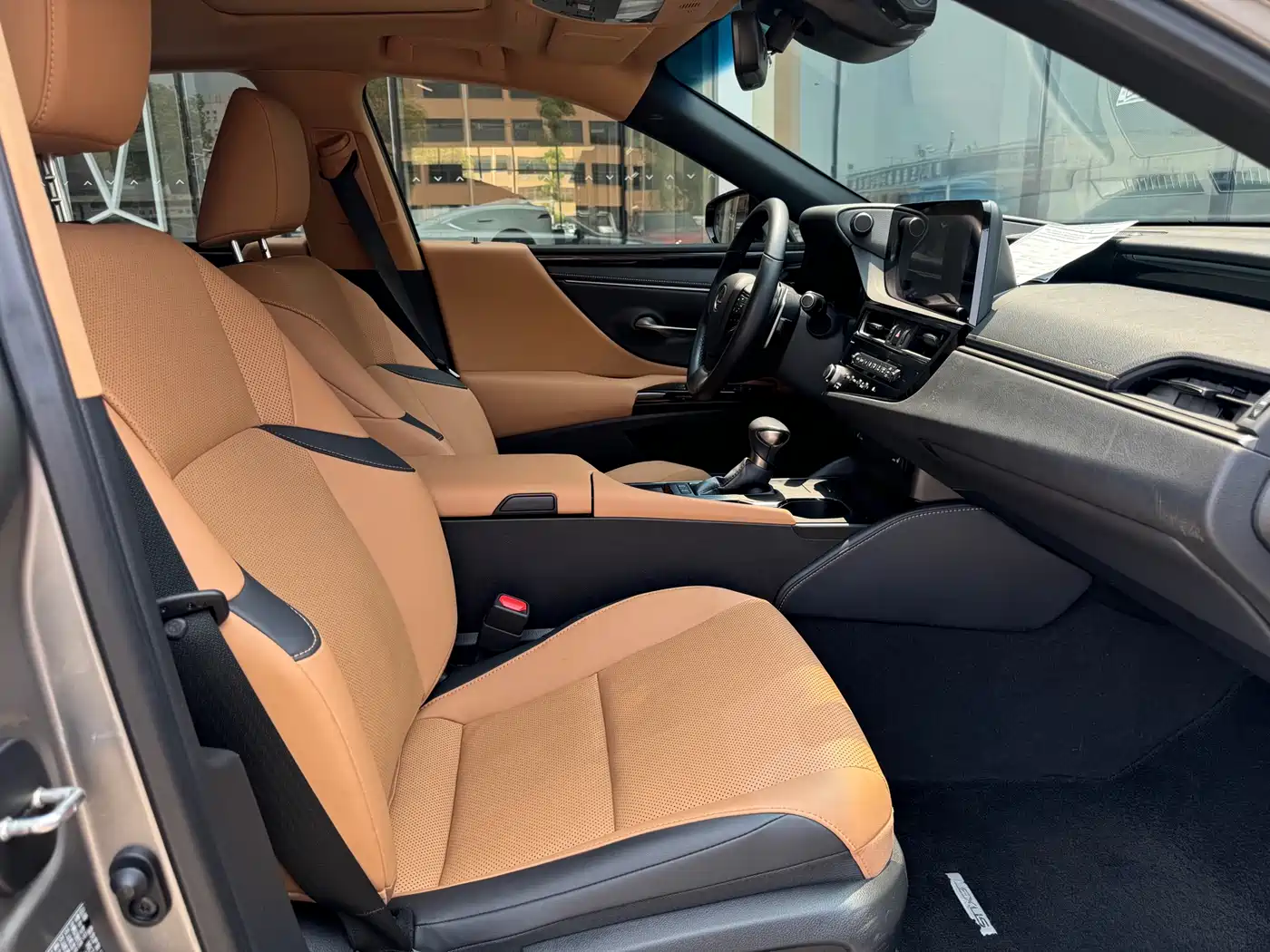 Lexus ES 2022 200 Excellence Edition фото 5