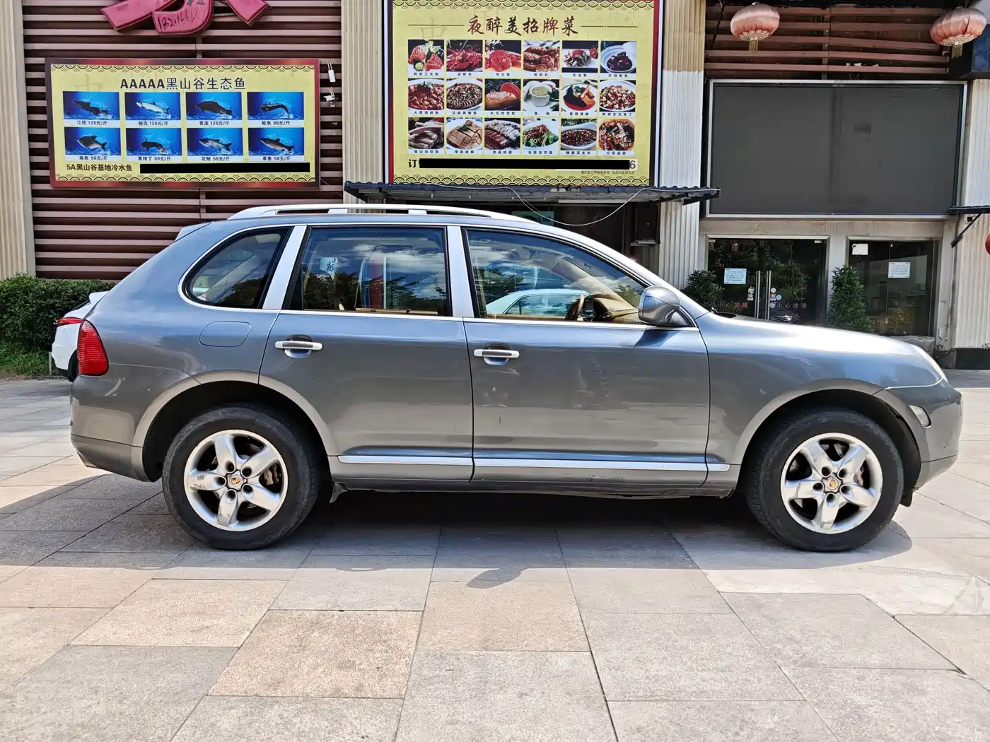 Porsche Cayenne 2006 Cayenne S 4.5L AT фото 9