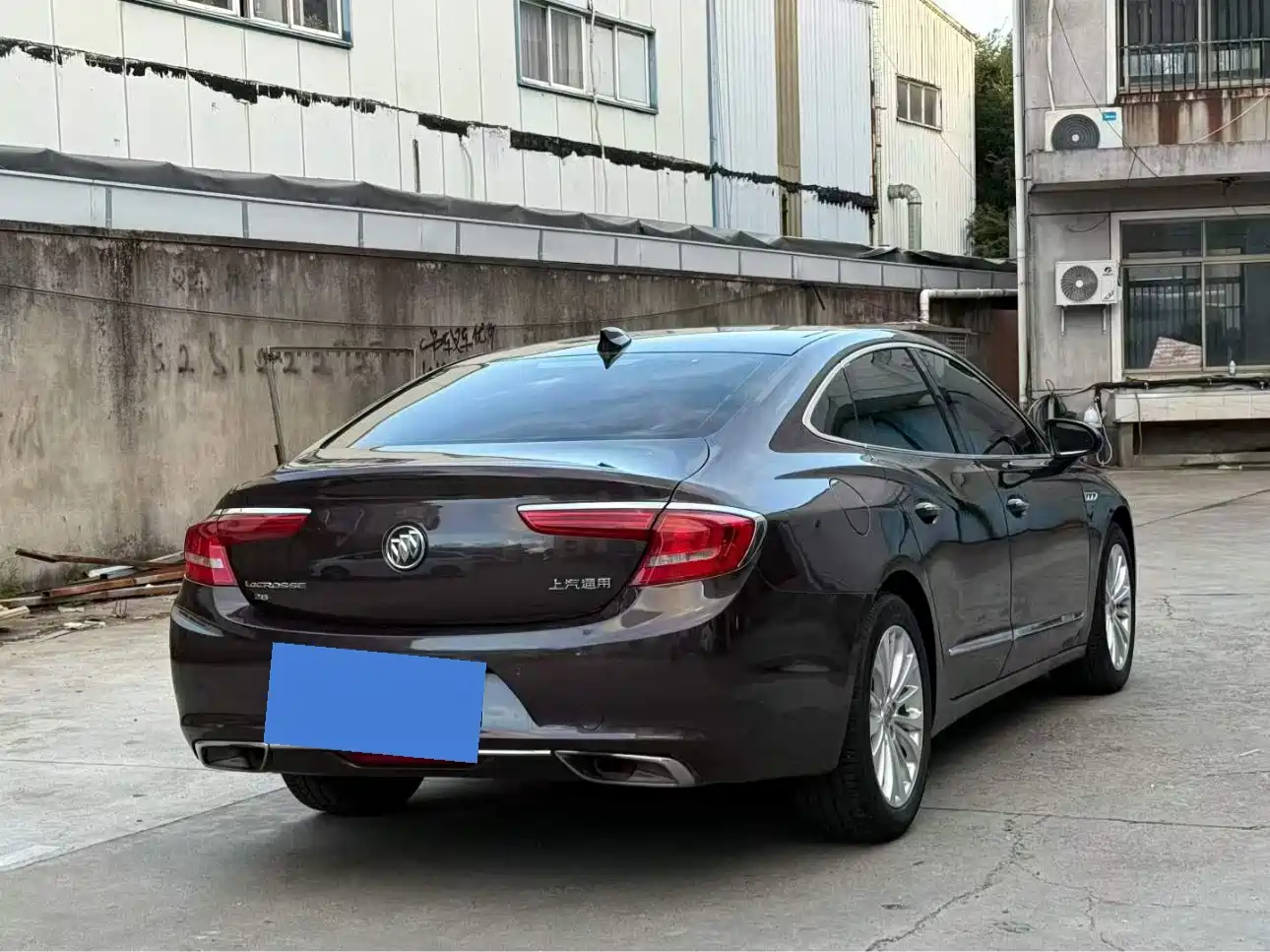 Photo 4 - Buick LaCrosse